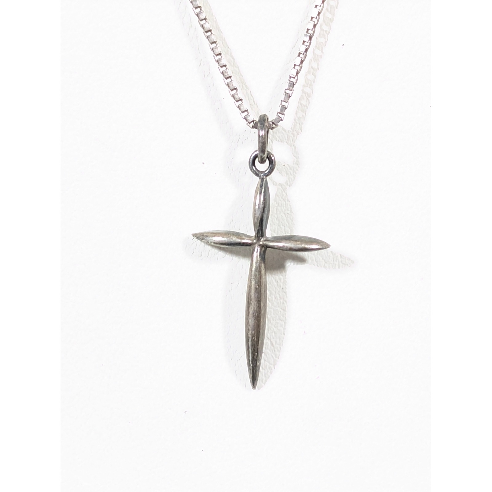 Jezlaine Sterling Silver Cross Necklace 32